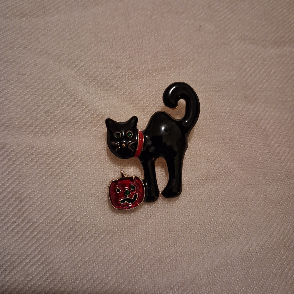 Black Cat and Pumpkin Enamel Pin - Picture 2 of 6